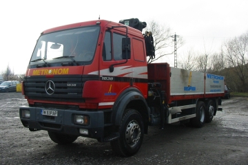 Mercedes / hiab / remorcă